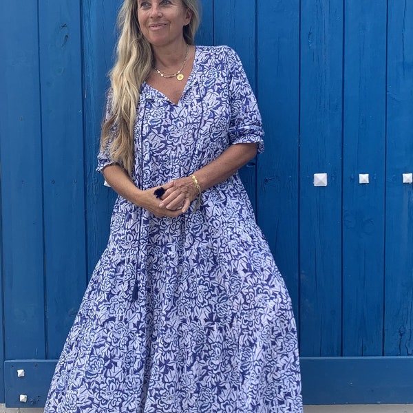 Sommerkleid in fröhlichem Blau und Weiß Handblock weicher Baumwolle