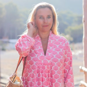 Caftan de plage bohème en coton rose et blanc image 2