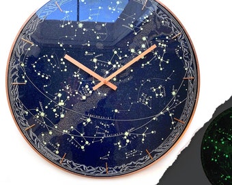 Sternenkarte Konstellation, Dunkelblaue Celestial Galaxy, Glow In The Dark Uhr, Wanduhr, Astronomie Geschenk, Übergroße Uhr, Stellar Glas Uhr