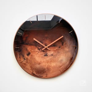 Reloj de pared del planeta Marte: Arte rústico de cristal que brilla en la oscuridad, de estilo steampunk rojo, con detalles de cobre.
