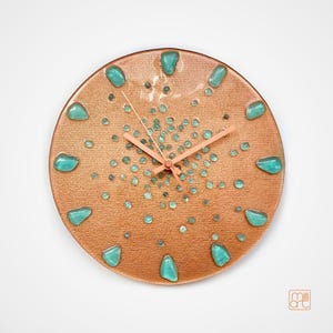 Wanduhr aus geschmolzenem Glas, kupferfarben: Glow in the Dark Steampunk Decor