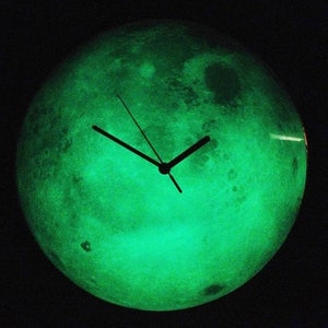 Éclipse de lune, horloge céleste, décoration murale lunaire, horloge murale, phosphorescente, horloge silencieuse, décor de pleine lune, horloge lunaire grise, horloge murale personnalisée