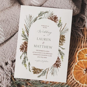 Immergrüne Hochzeitseinladung, Rustikale Winterhochzeit einladen, Weihnachtshochzeit einladen Tannenzapfen Laub Naturecore DIY bearbeitbare Vorlage 162