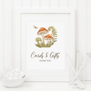 Letrero con forma de hongo y regalo, descarga instantánea, decoración de baby shower con temática de bosque, vegetación forestal, mariposas, género neutro 282
