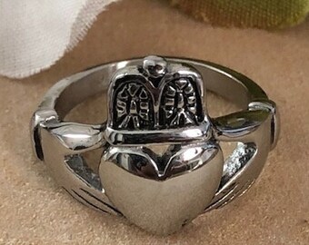Claddagh Ring, Stainless Steel Celtic Claddagh Ring, Personalize  Irish Claddagh Ring, Engagement Ring, Claddagh Ring for Men and Women