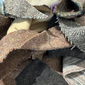 Brown Wool Scrap Pack, 1 Pound Felted Wool Scrap, Harris Tweed, Pendleton Wool, Up-cycled Wool Fabric, Appliqué, Rug Hooking Wool, Wool felt