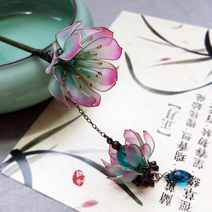Oriental  purple water lily，Lotus lamp pendant hair stick  Hanfu Hair Stick，Retro Hair Clips，Glazed Flower Hairpin，Hair Accessories,   Gifts