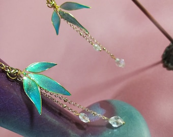 Pendientes colgantes de hojas de bambú verde con diseño de bosque de bambú, estilo brillante, con clip para la oreja.