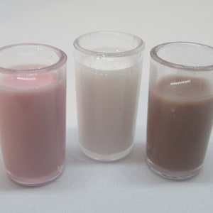 Vaso de cristal vintage en miniatura para cocina, con leche, fresa y chocolate. ¡Elige! ¡ENVÍO GRATIS a EE. UU.! Escala 1:6, hecho a mano por Jade. Materiales para dioramas.
