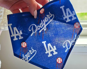 Pañuelo para mascotas de los Dodgers de Jumping Jake Dog Co.