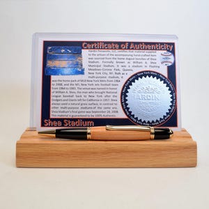 Handcrafted Pen Made From New York Mets Shea Stadium Wooden Home Dugout Benches.