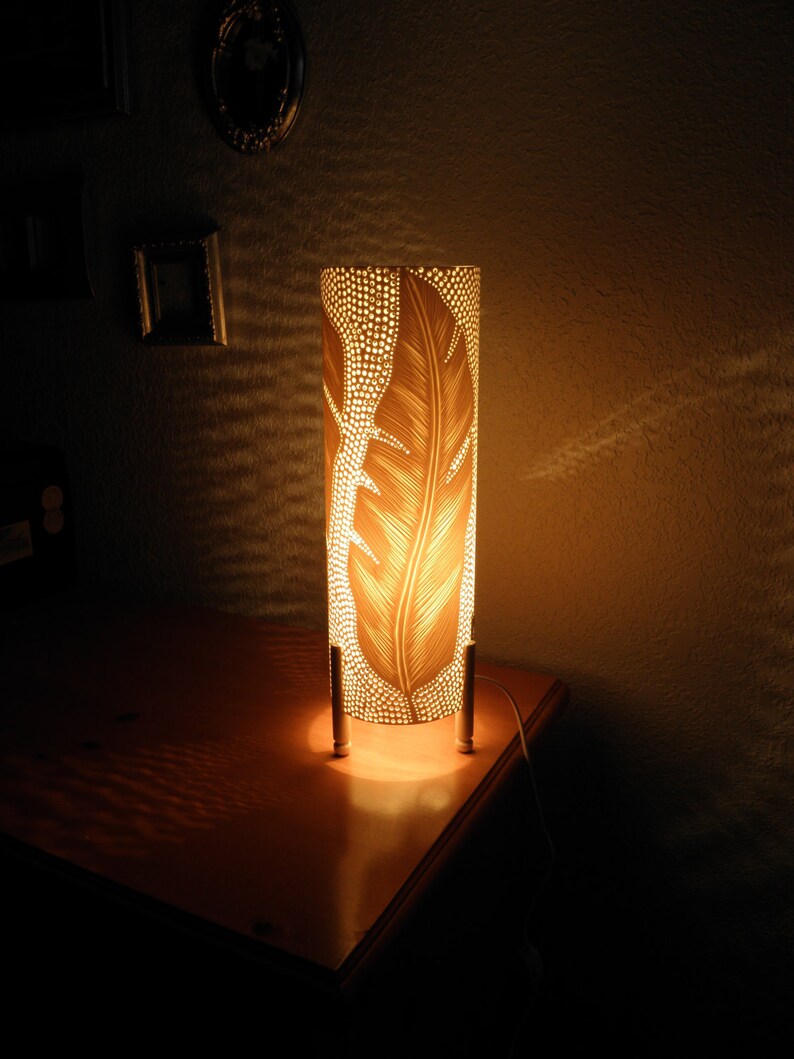 Table lamp. PVC pipe. Recycled. Feathers feathers... Handmade Etsy