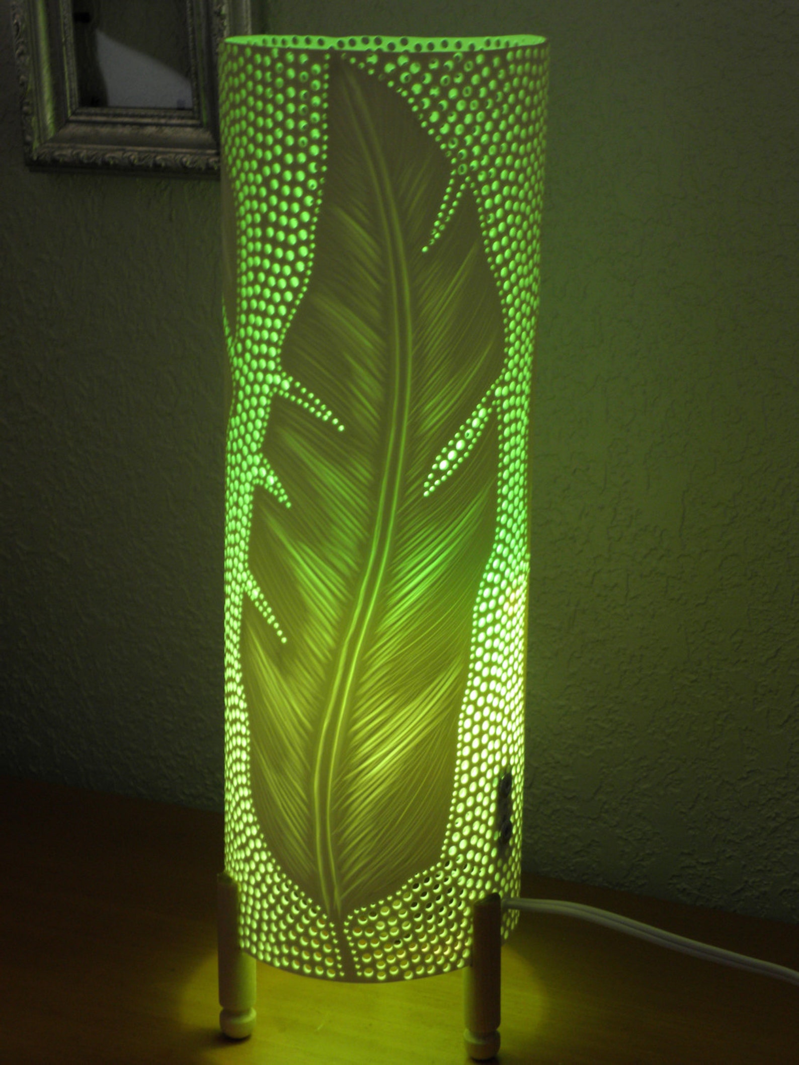 Table lamp. PVC pipe. Recycled. Feathers feathers... Handmade Etsy