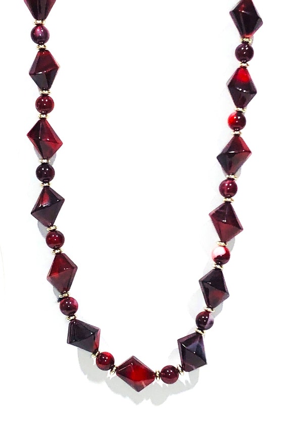 Vintage 24" Burgandy & Red Beaded Necklace.  Eleg… - image 6