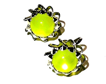 Vintage Yellow Green Screw Back Earrings. Elegant Moonstone Jewelry. Bright Green & Silver Jewelry.  .