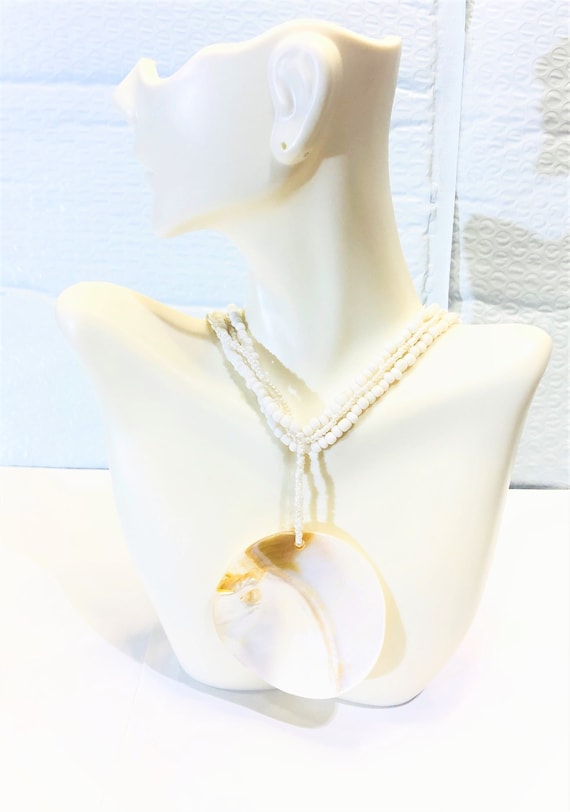 Rare 19" Vintage Mother Of Pearl Choker.  White B… - image 2