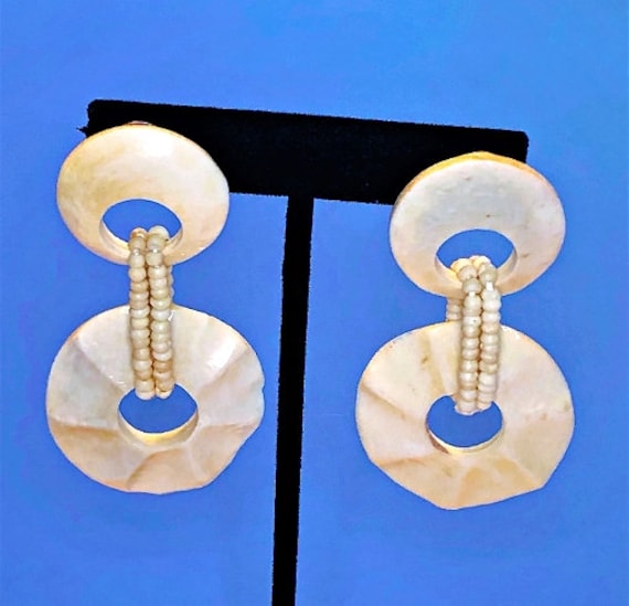 new vintage carved horne Gem