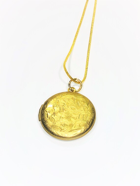 Vintage Gold Locket Pendant. Antique 