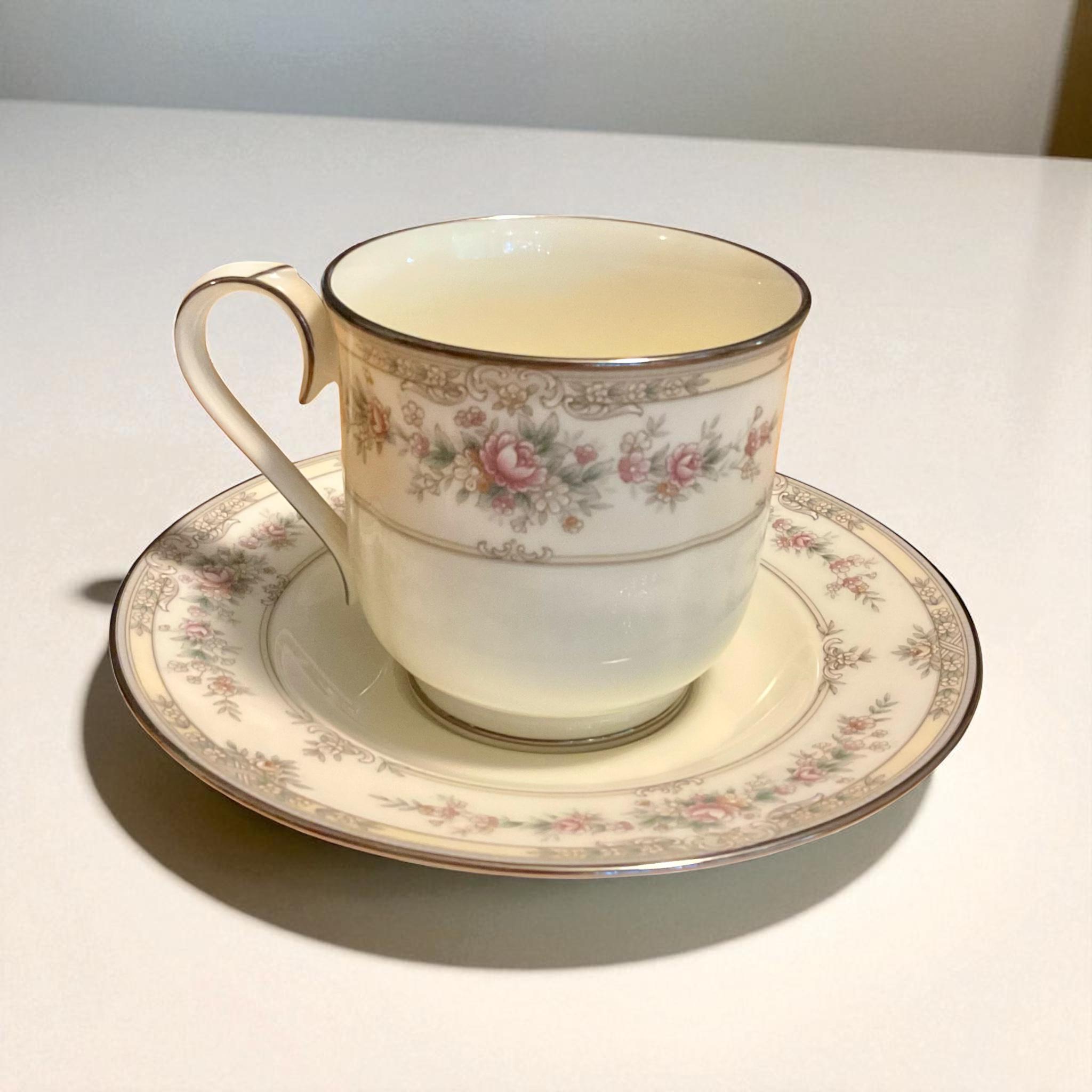 ノリタケ 9729 シェナンドー ヴィンテージ クリーム＆フローラル Noritake Bone China Shenandoah 45 piece set 9- 5 piece place