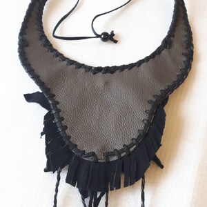 Opulent leather collar with large flowers and fringes image 10