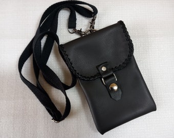 Small bag made of leather in black and silver, for hanging around the shoulder, for cell phone, ID card, card, keys and money