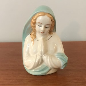 Vintage 1950’s Ceramic Praying Madonna Planter, Praying Mary Planter, Indoor Vintage Planter,Religious Indoor Decor, Vintage Religious Decor