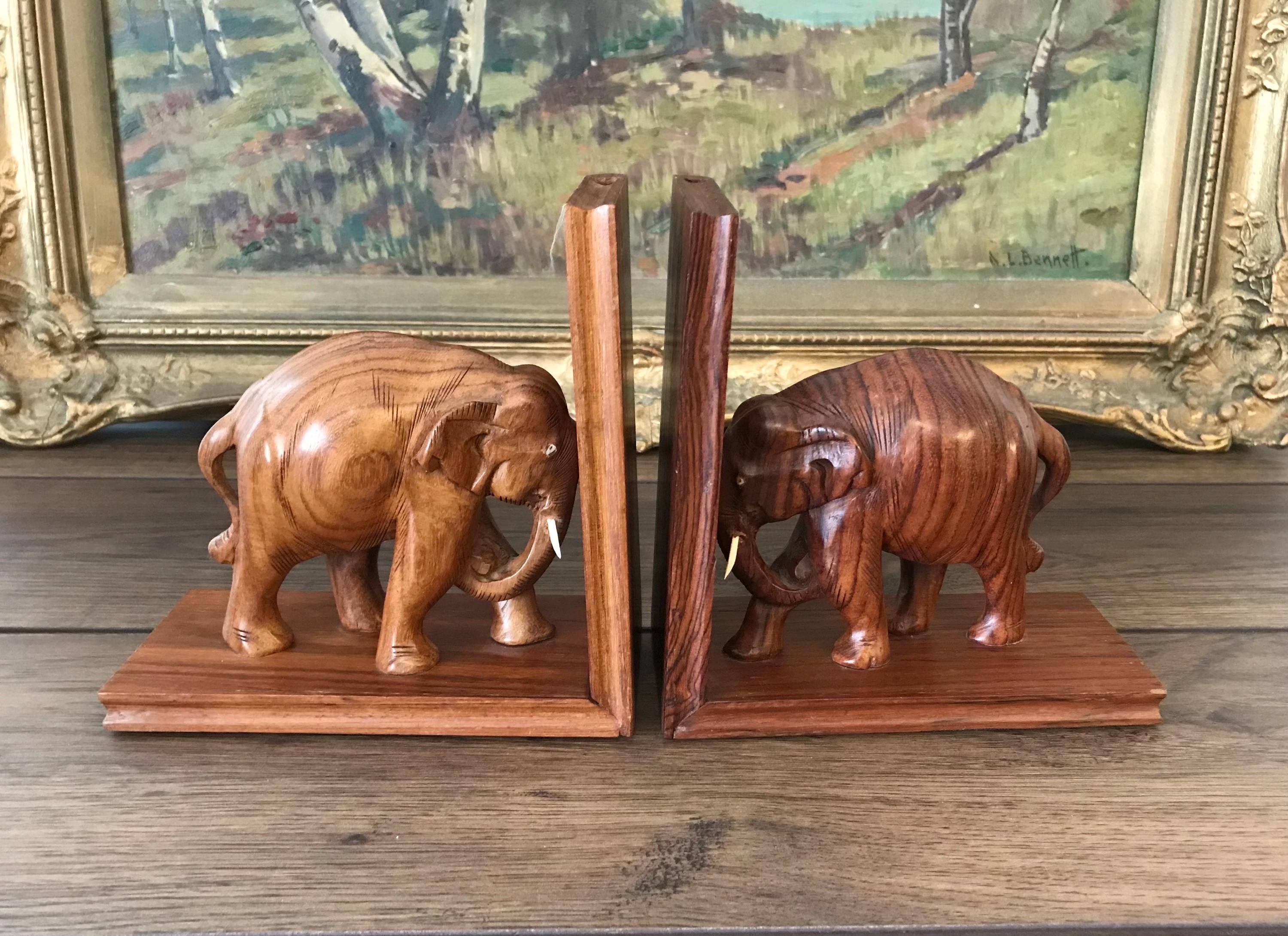 Serre-livres vintage éléphant en bois sculpté | Décoration animalière du milieu du siècle - France