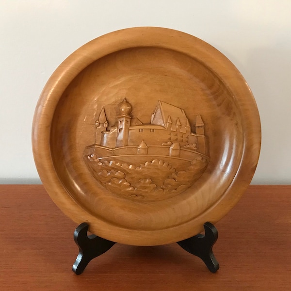 Carved Wooden Hanging Plate, Image Of Veste Coburg (Coburg Fortress) Germany, Coburg Souvenir, Made In West Germany