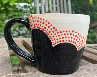 tasse | tasse de café | Céramique faite main | tasse rouge | tasse noire | Tasse en poterie | Cadeau pour elle | Cadeau pour lui | Mug fait main | Cadeaux faits main
