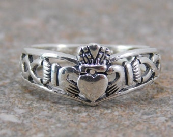 Free Engraving Mens or Womens Sterling Silver 925 Claddagh Ring / Promise Ring / Engagement Ring / Friendship Ring