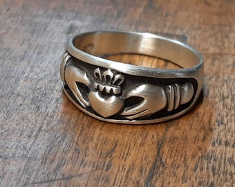 Claddagh Ring / Mens Heavy Sterling Silver Claddagh Ring / Half Sizes / Celtic Ring / Engagement / Friendship ring