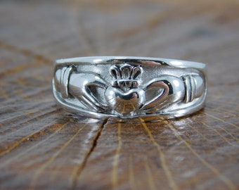 Claddagh Ring / Sterling Silver / Free Engraving / Half and Quarter sizes / Promise Ring / Mens Claddagh / Engagement Ring / Friendship Ring