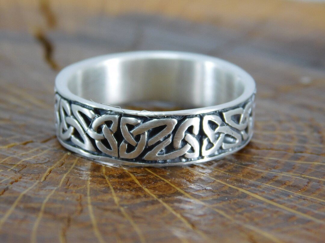 Sterling Silver Triquetra Ring / Trinity Knot / Celtic Ring / - Etsy