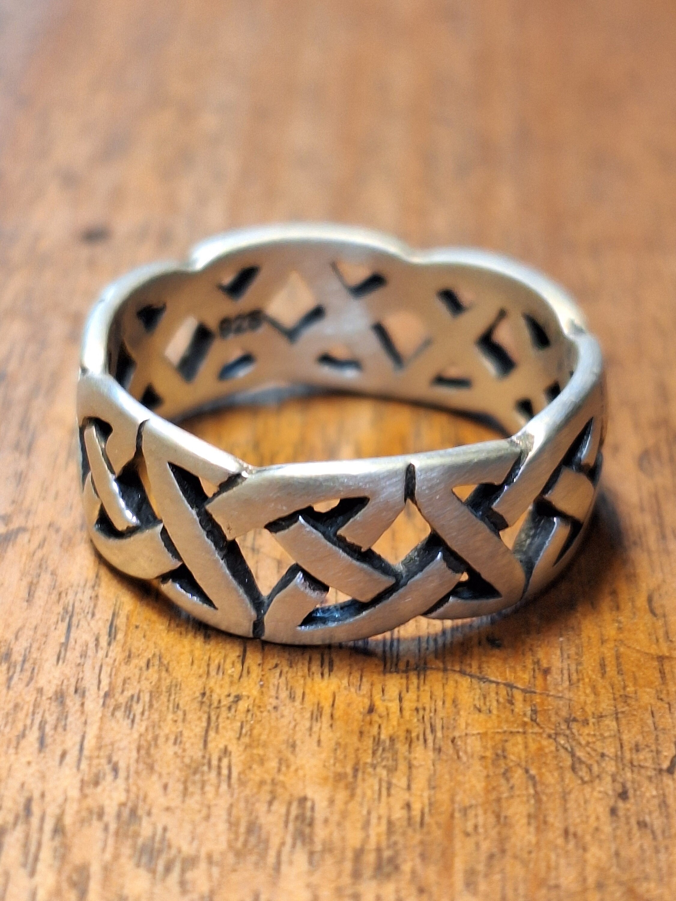 Sterling Silver Endless Triquetra Knot Ring / Trinity Knot / Celtic ...