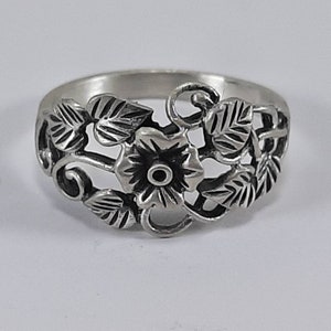 Sterling Silver Flower Ring, Floral Ring with vines, Floral Band,