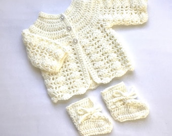 Newborn baby coat and booties set - Yellow baby crocheted set -  Baby shower gift - Infant crochet set - New baby outfit