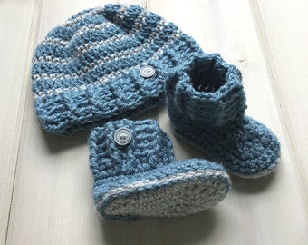 Baby blue booties set, 0 to 3:months, Infant blue gray hat and boots, Baby shower gift, Gift for new baby boy