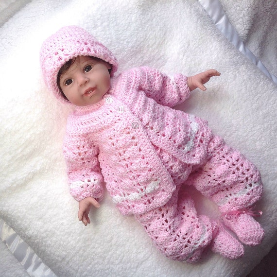 Kleding Meisjeskleding Babykleding voor meisjes Hoodies & Sweatshirts Hand crochet pink baby cap 