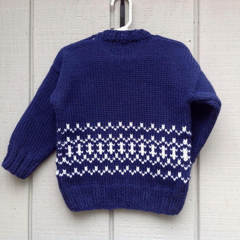 Pull marine enfant unisexe 4 ans Pull Fair Isle Pull tricoté main garçons Pull tricoté fille Pull bleu marine enfant image 4