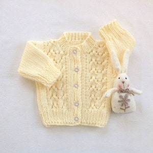 Baby yellow sweater - 0 to 6 months - Baby hand knit yellow cardigan - Infant knitwear - Baby shower gift
