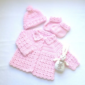 Baby girl pink outfit - 0 to 4 months girl - Baby shower gift - Crochet baby girl clothing - Infant crochet outfit - Baby pink coat set