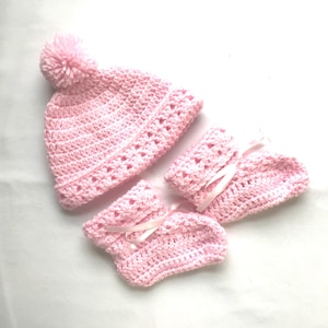 Baby hat and booties set, 3 to 6 months, Crochet infant pink hat set, Baby shower gift, Gift for new baby