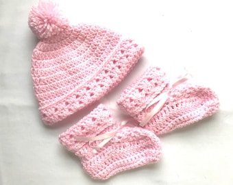 Baby hat and booties set, 3 to 6 months, Crochet infant pink hat set, Baby shower gift, Gift for new baby