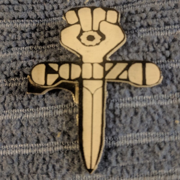 Gonzo Glow Hat Pin