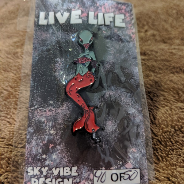 Live Life Mermaid Pigeon Hatpin