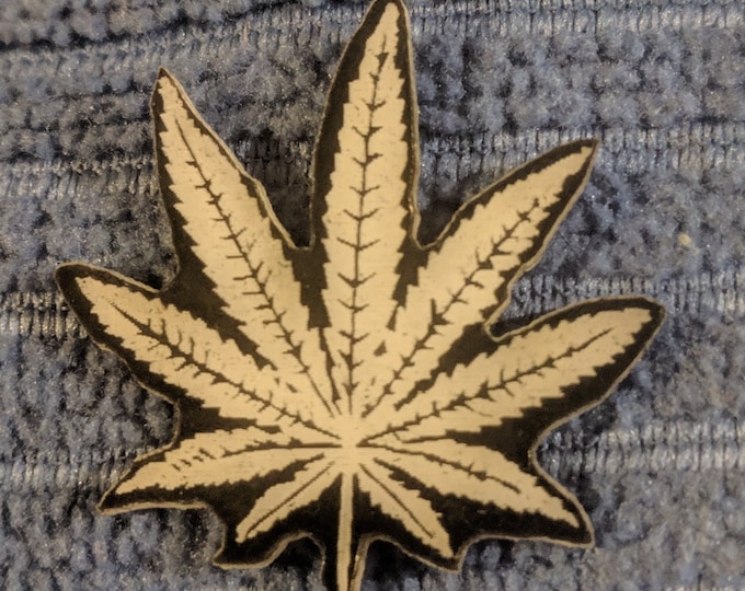 Weed Leaf Glow Hat Pin