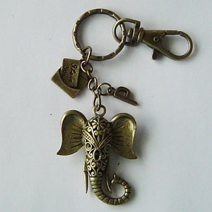 Elefante bronce y yo te amo carta encantos, llavero personalizado con la inicial y broche de langosta giratorio; Día de la madre del día del padre regalo