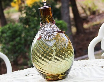 Oil Lamp: Elegant Swirl Tiki