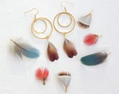 Boucles d'oreilles Looping au choix _ anneaux dorés et plumes naturelles _ crochets minimisant les allergies en acier chirurgical plaqué or
