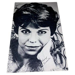 Vintage Nancy Sinatra TV-Star Ausstellung Arcade Karte 1960er Jahre seltene Fernsehserie Charakter Made in USA Frank, diese Stiefel werden für Walk-In gemacht